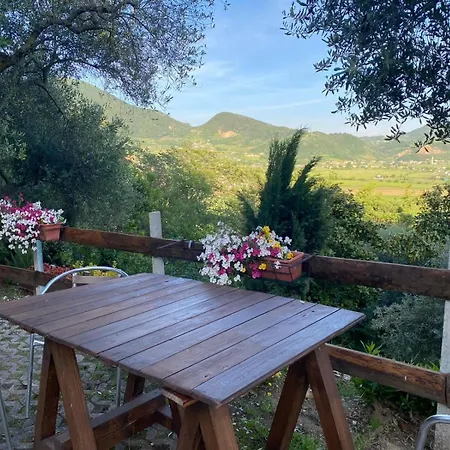 Casa Dell'uliveto Dağ evi